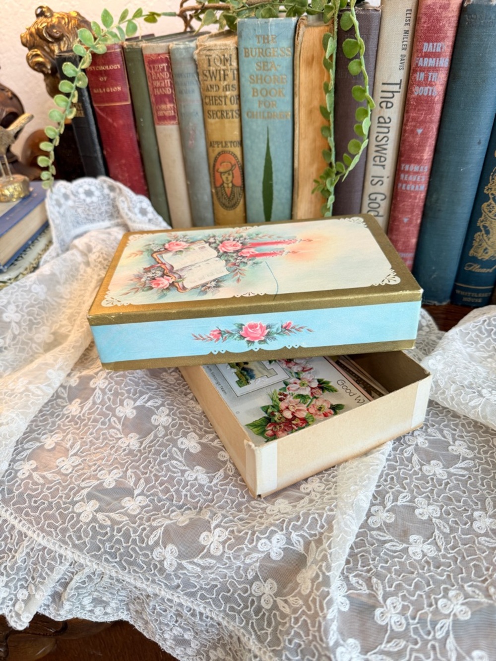 Antique Floral Greeting Card Box with 16 Antique Post Cards 1909-1911 - Picture 6 of 17
